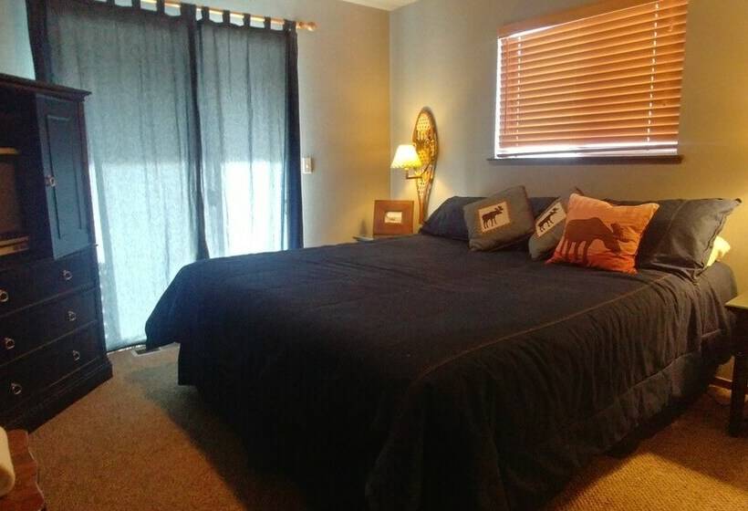 Waterfront Home, Close To A Variety Of Activities