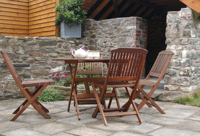 Country House Situated In Peacefull Valley Near Forest Fawr Geopark