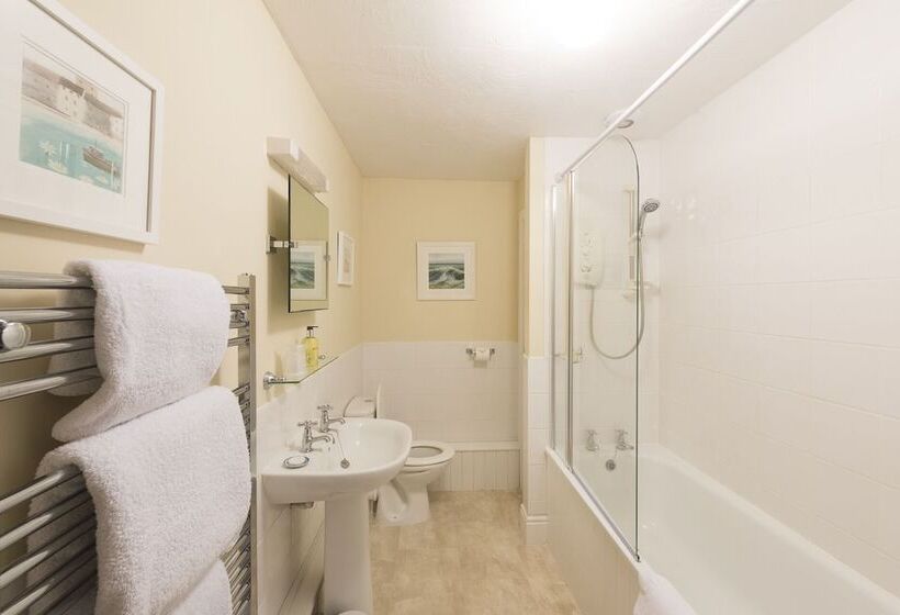 East Dyke Farmhouse B&b