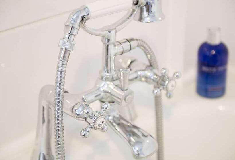 East Dyke Farmhouse B&b