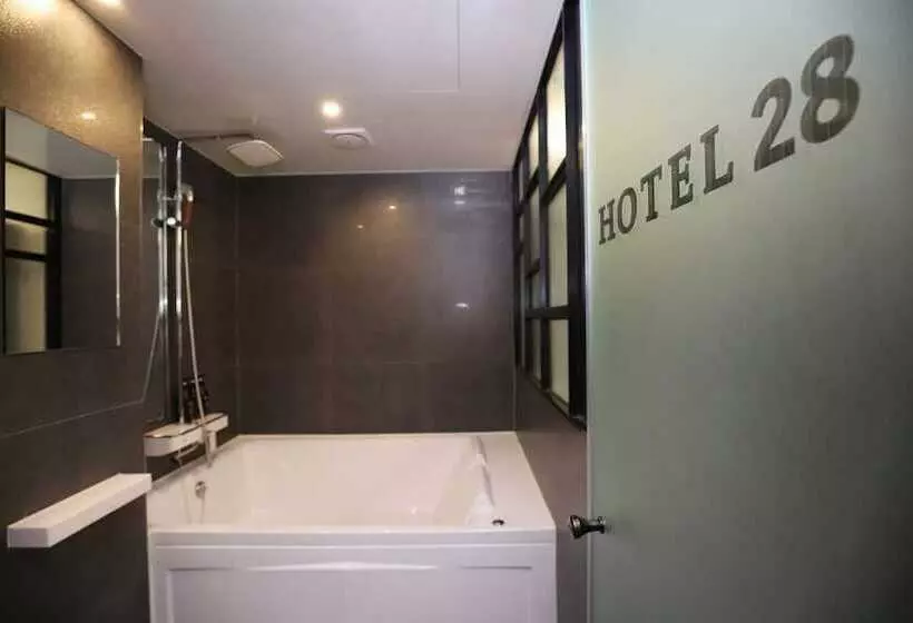 The Unique Hotel 28
