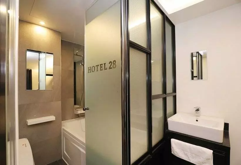 The Unique Hotel 28