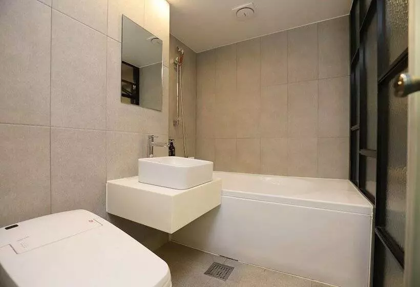 The Unique Hotel 28