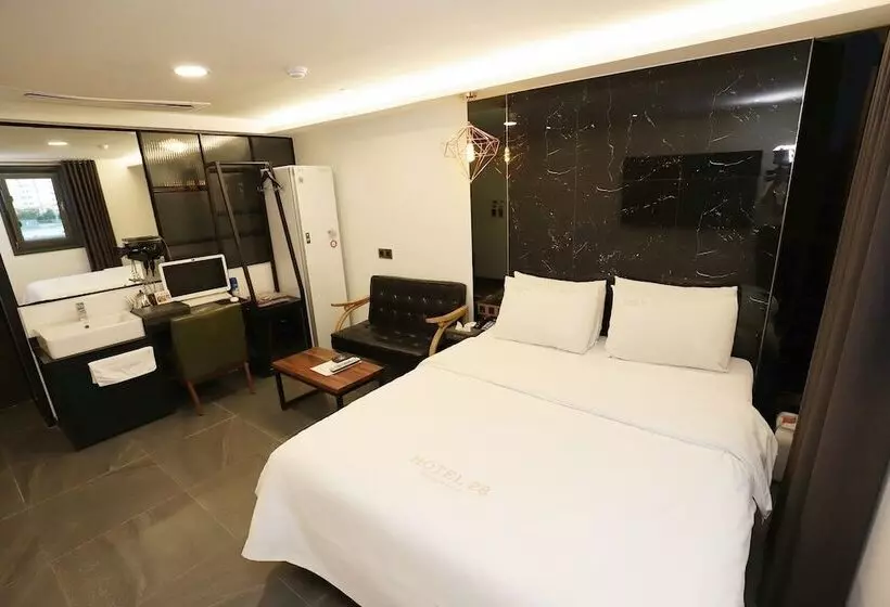 The Unique Hotel 28