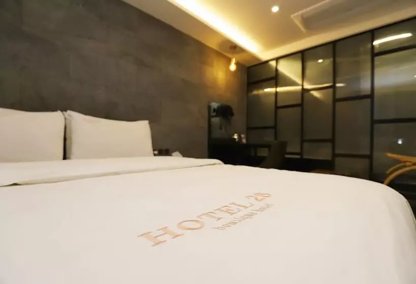 The Unique Hotel 28