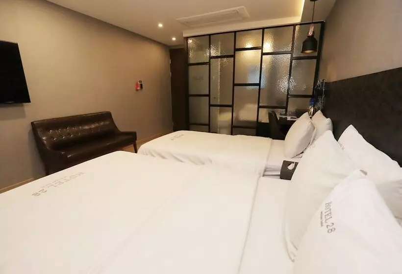 The Unique Hotel 28