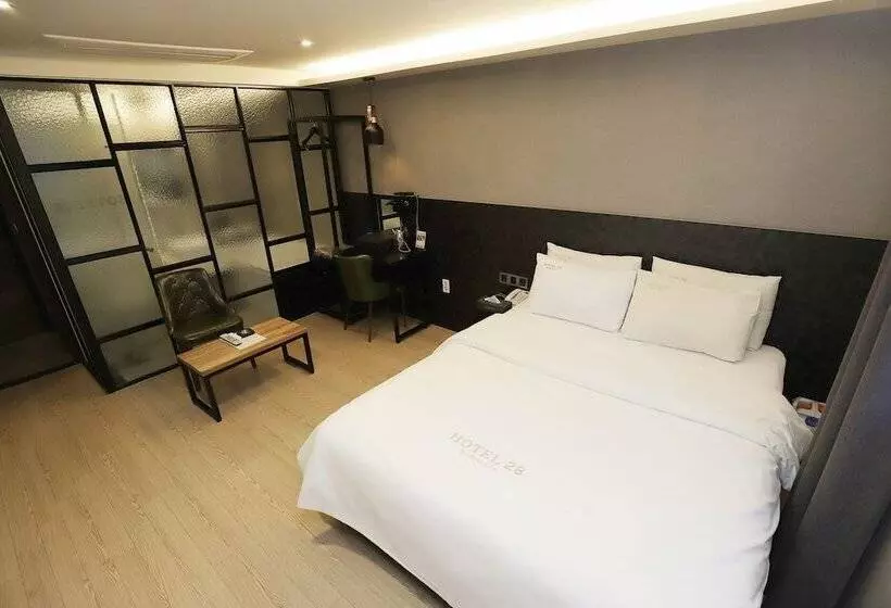 The Unique Hotel 28