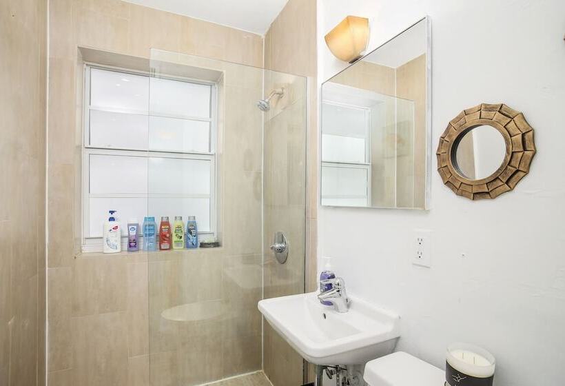 בית מלון כפרי Apartment On The Beach