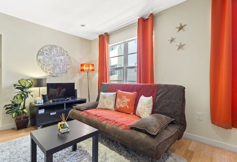 בית מלון כפרי Apartment On The Beach