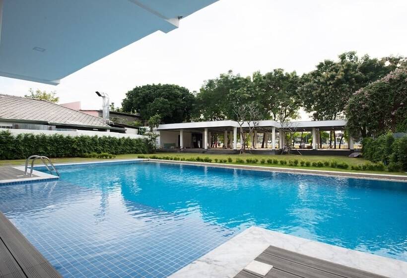 בית מלון כפרי B2 Riverside Premier