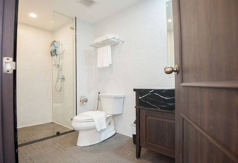 בית מלון כפרי B2 Riverside Premier