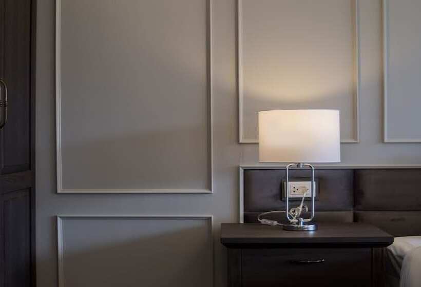 בית מלון כפרי B2 Riverside Premier