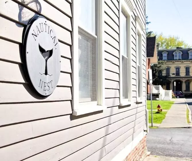 Hotelli Nautical Nest Hudson