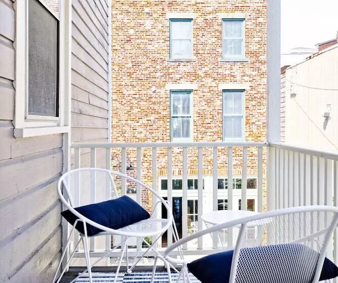 Hotelli Nautical Nest Hudson