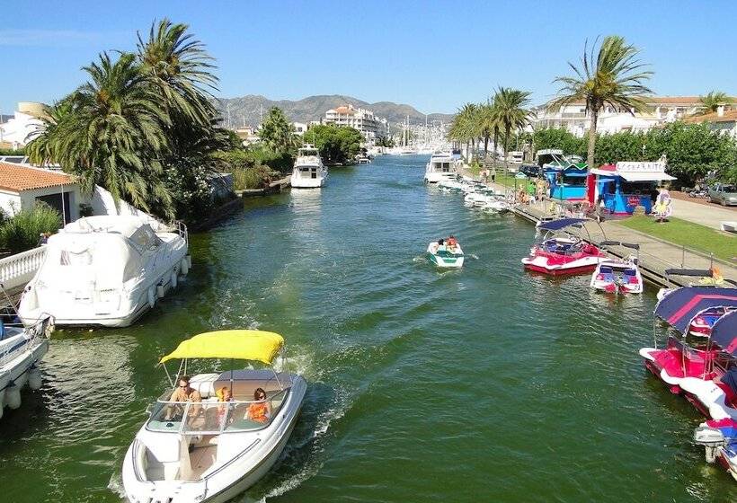 בית מלון כפרי Rubina Resort