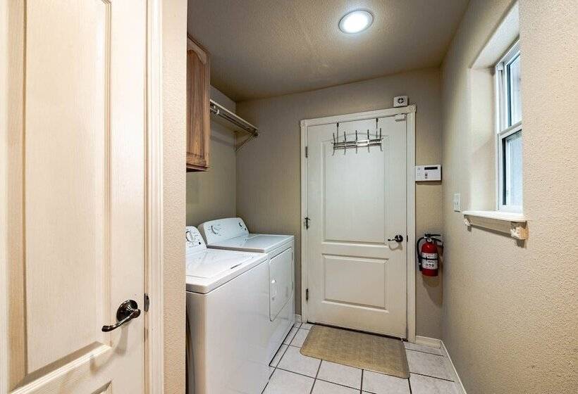 Little Creek Retreat