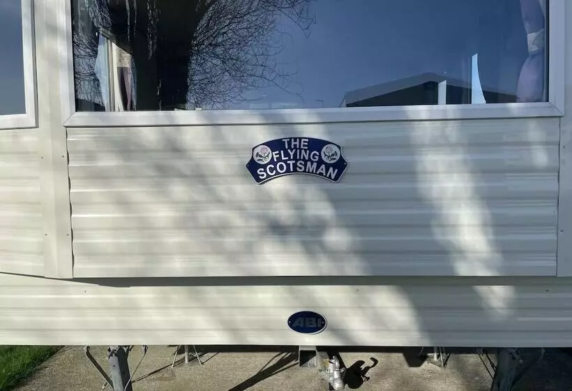 Luxury 2 Bedroom Caravan At Mersea Island Holiday