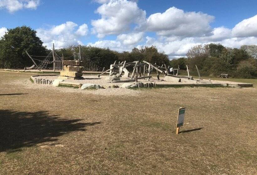 Luxury 2 Bedroom Caravan At Mersea Island Holiday