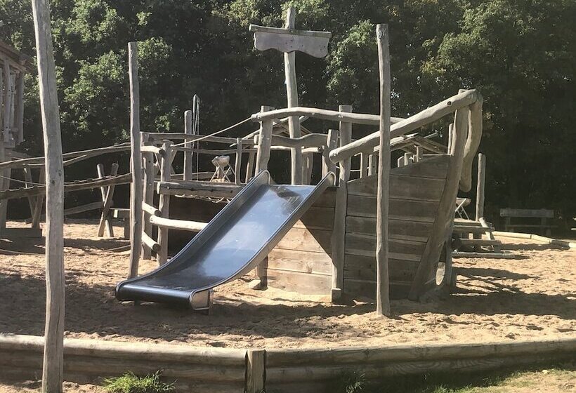 Luxury 2 Bedroom Caravan At Mersea Island Holiday