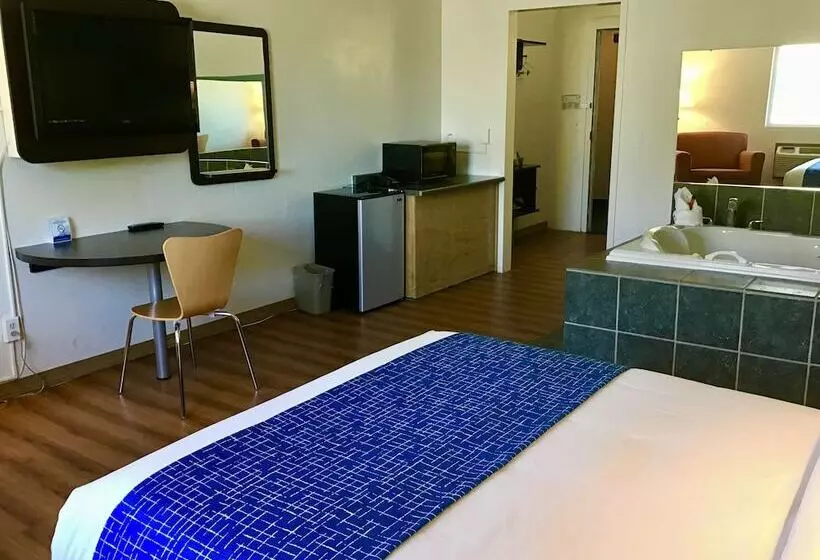 モーテル Travelodge Inn & Suites By Wyndham Missoula University Park