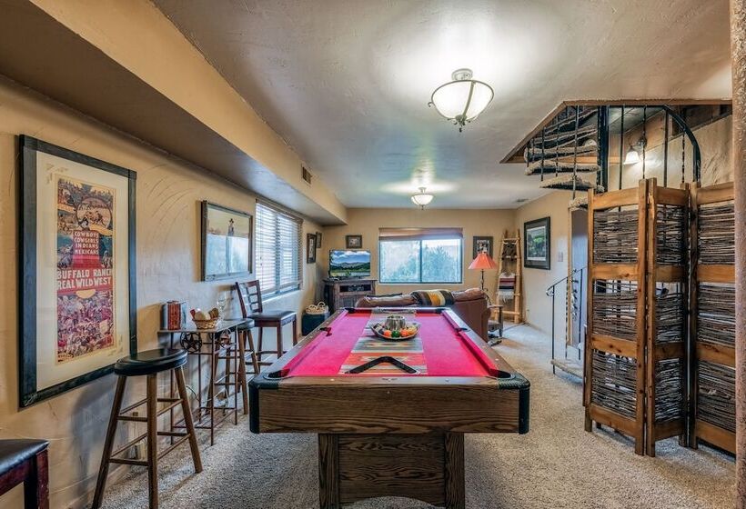 Neeley Mountain House