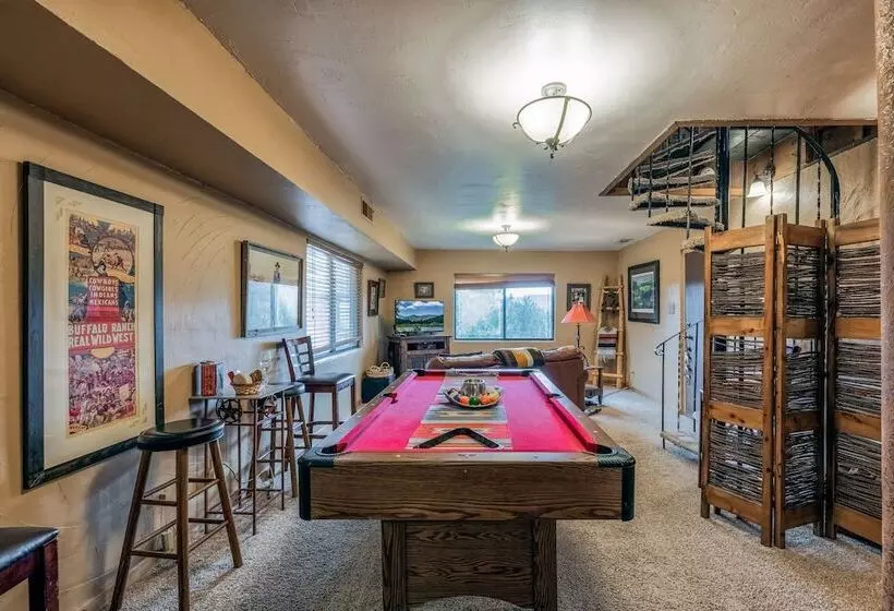 Neeley Mountain House