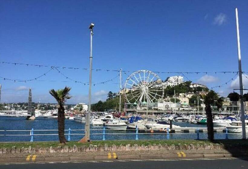 ベッドアンドブレックファースト Newton House