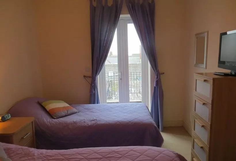 The Hideaway Close To All Amenities