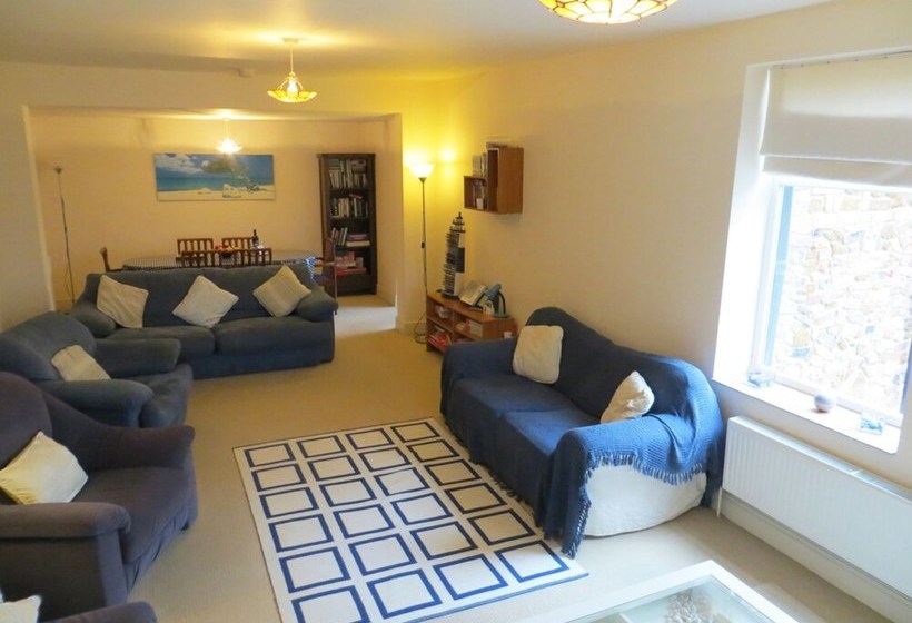 The Hideaway Close To All Amenities