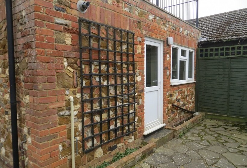 The Hideaway Close To All Amenities