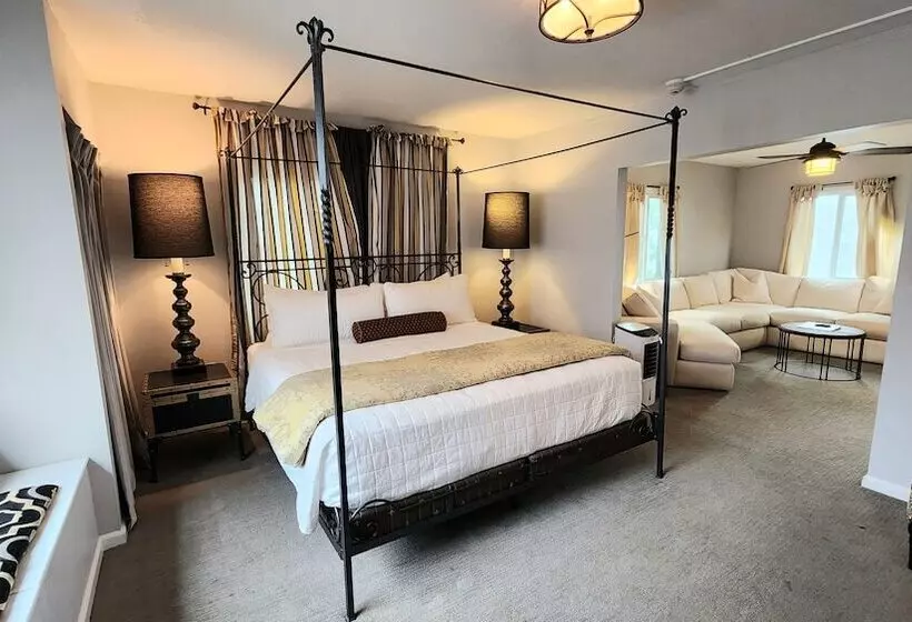 The Sky View Inn