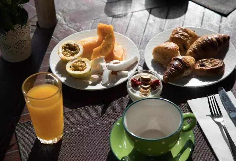 Club Santana Beach & Resort