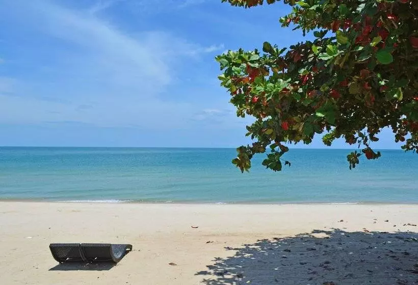 Hotel Aava Resort and Spa