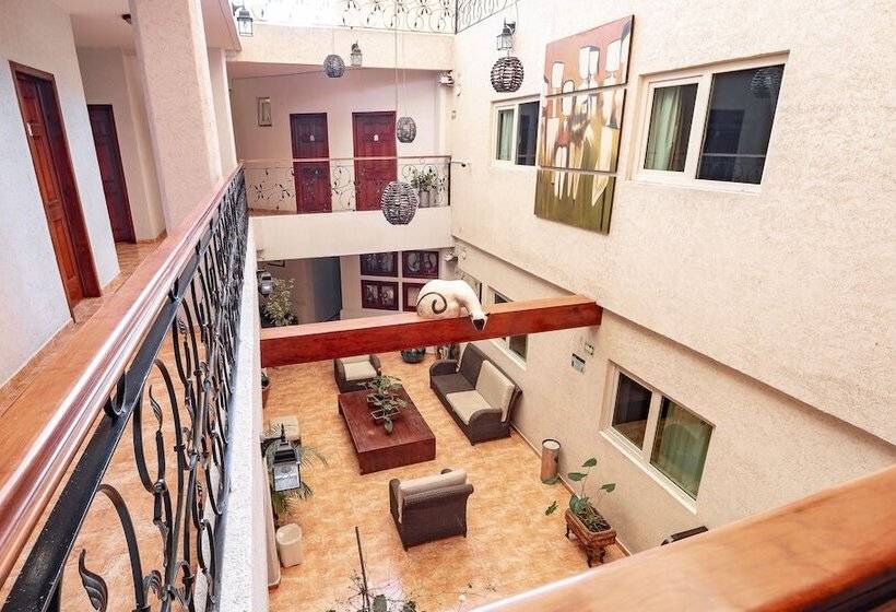 ホテル Alcazar  Guadalajara Centro Historico