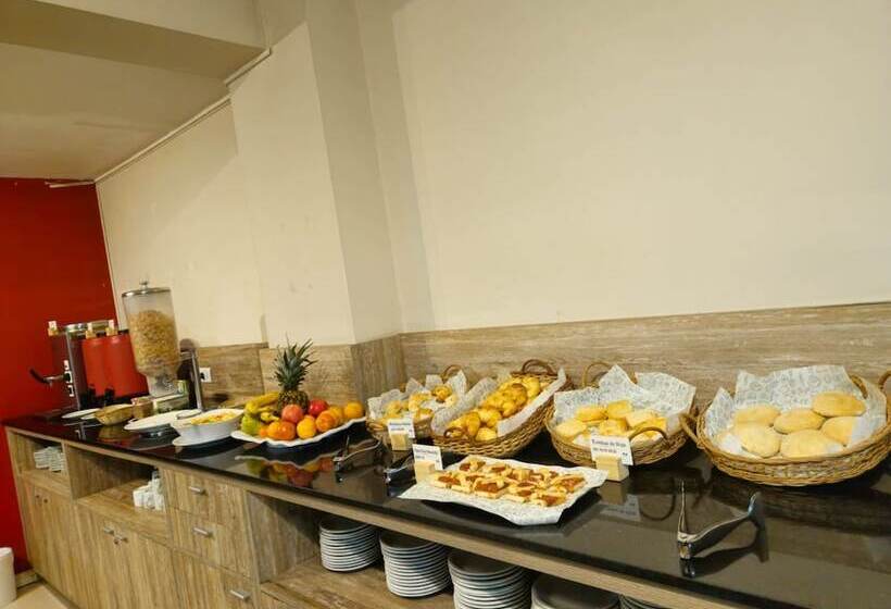 בית מלון כפרי Dakar