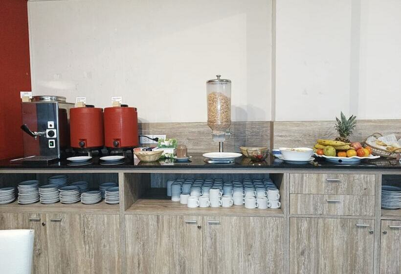 בית מלון כפרי Dakar