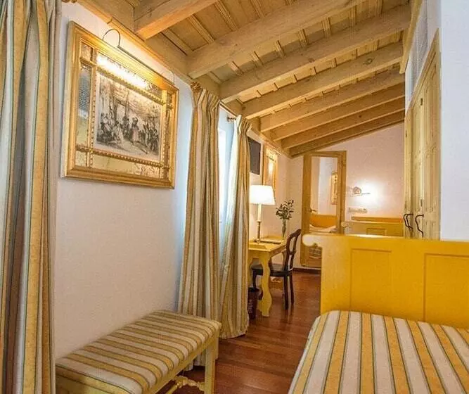 هتل Las Casas De La Judería De Córdoba