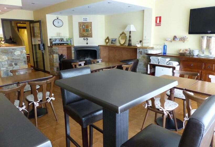 هتل Les Truites Adults Only