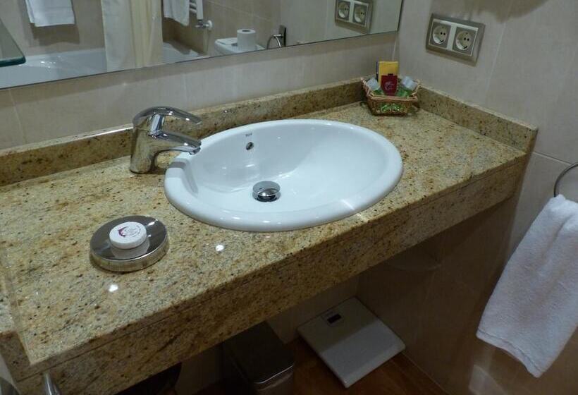 هتل Les Truites Adults Only