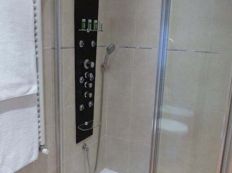 هتل Les Truites Adults Only