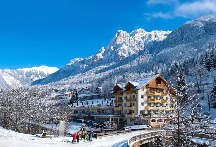 Отель Rio Stava Family Resort & Spa