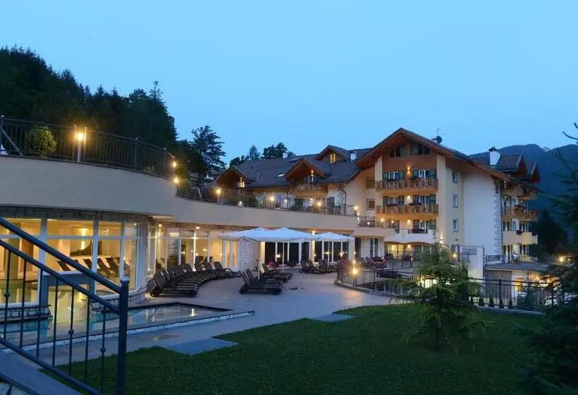 Отель Rio Stava Family Resort & Spa