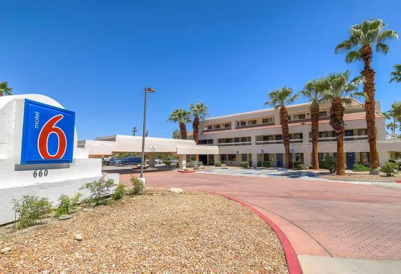 Motel 6palm Springs, Ca  Downtown