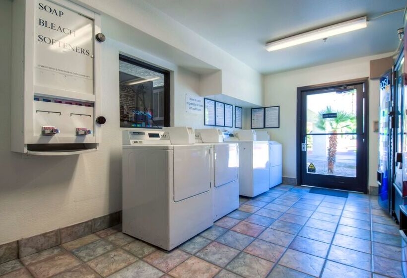 Motel 6palm Springs, Ca  Downtown