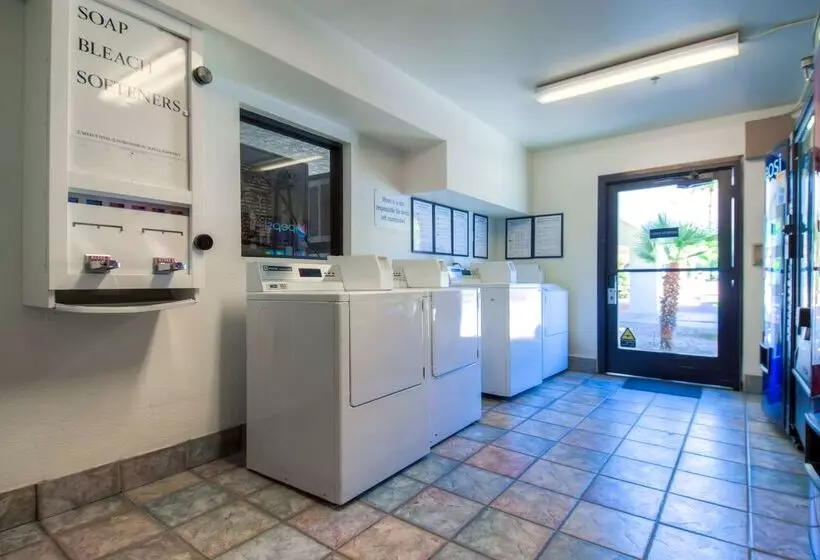 Motel 6palm Springs, Ca  Downtown