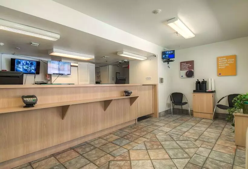 Motel 6palm Springs, Ca  Downtown