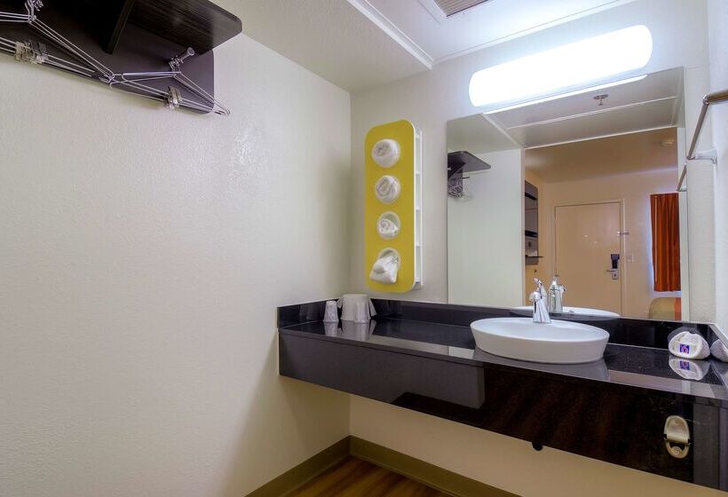 Motel 6palm Springs, Ca  Downtown