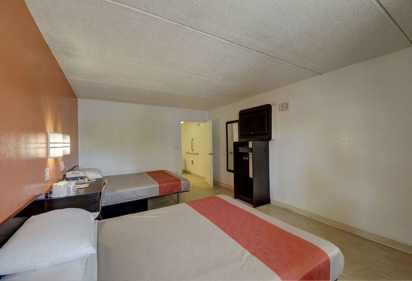 Motel 6 San Antonio, Tx  Downtown  Market Square