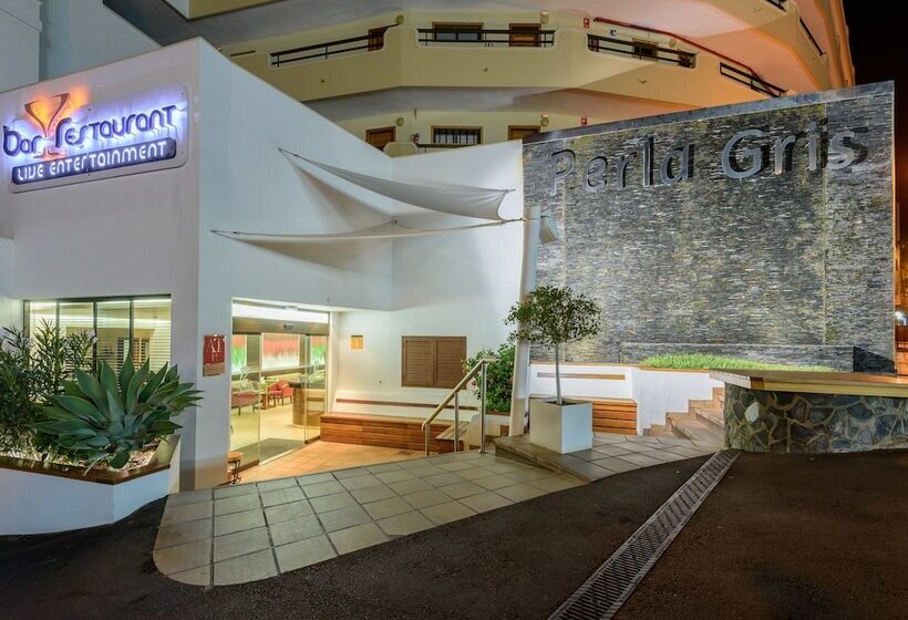 Pearly Grey Ocean Club Apartments & Suites