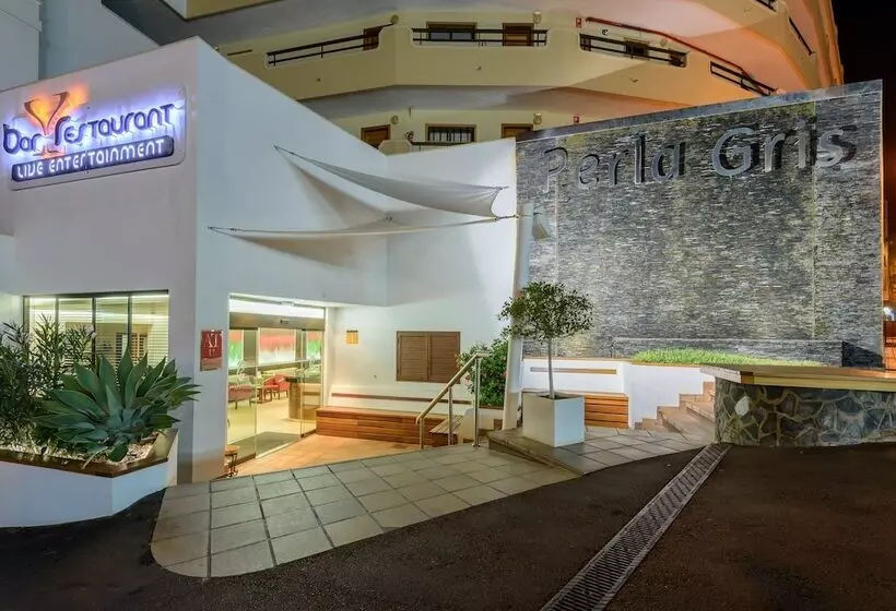 Pearly Grey Ocean Club Apartments & Suites